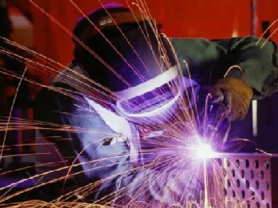 Kako izbrati nerjavno jeklo za gradnjo fasadnih sten? Poleg estetike je treba več pozornosti name...